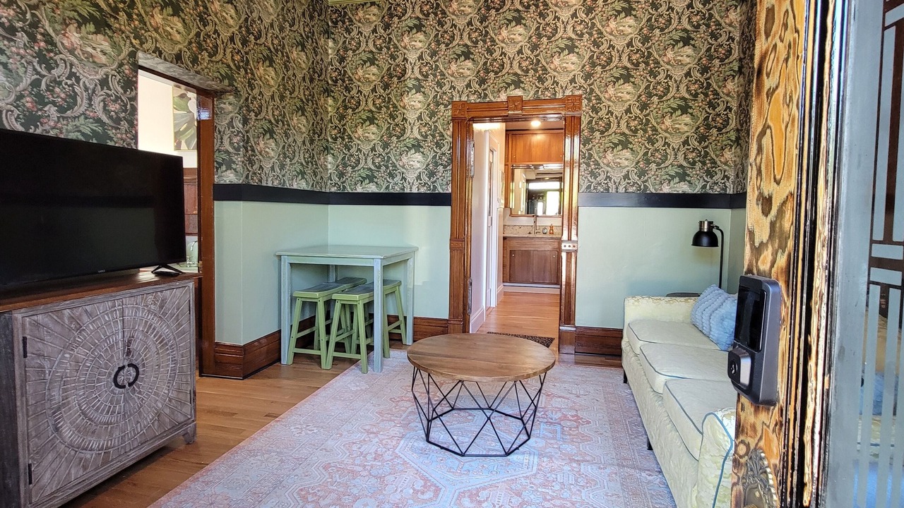 Photo of Livingroom in North End