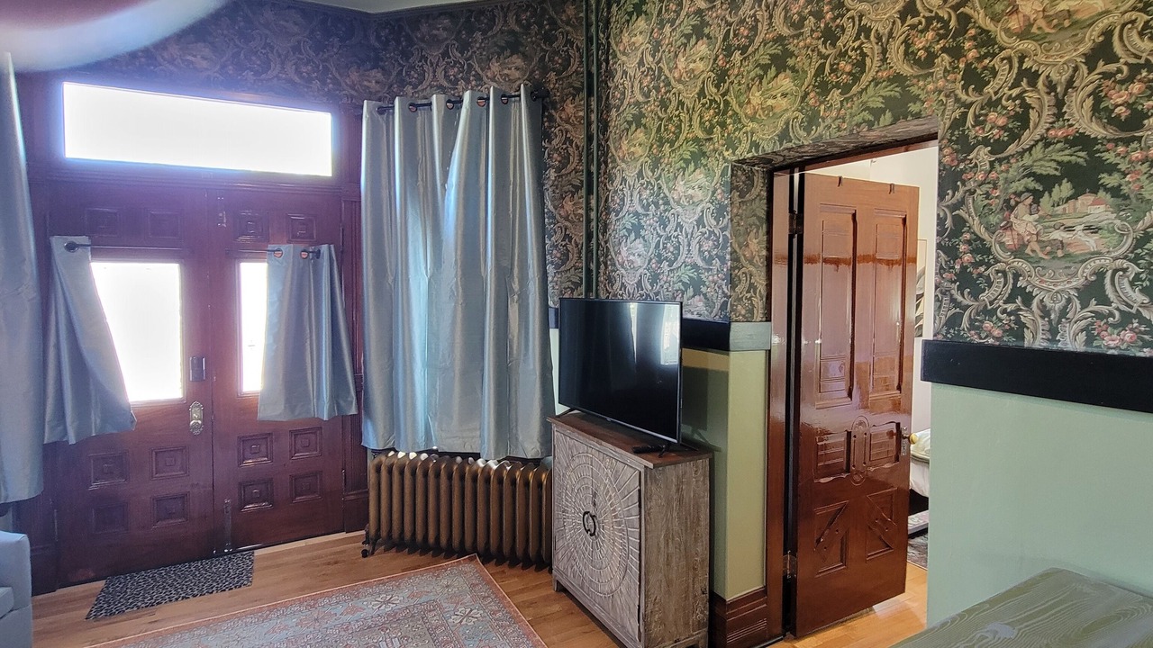 Photo of Livingroom in North End