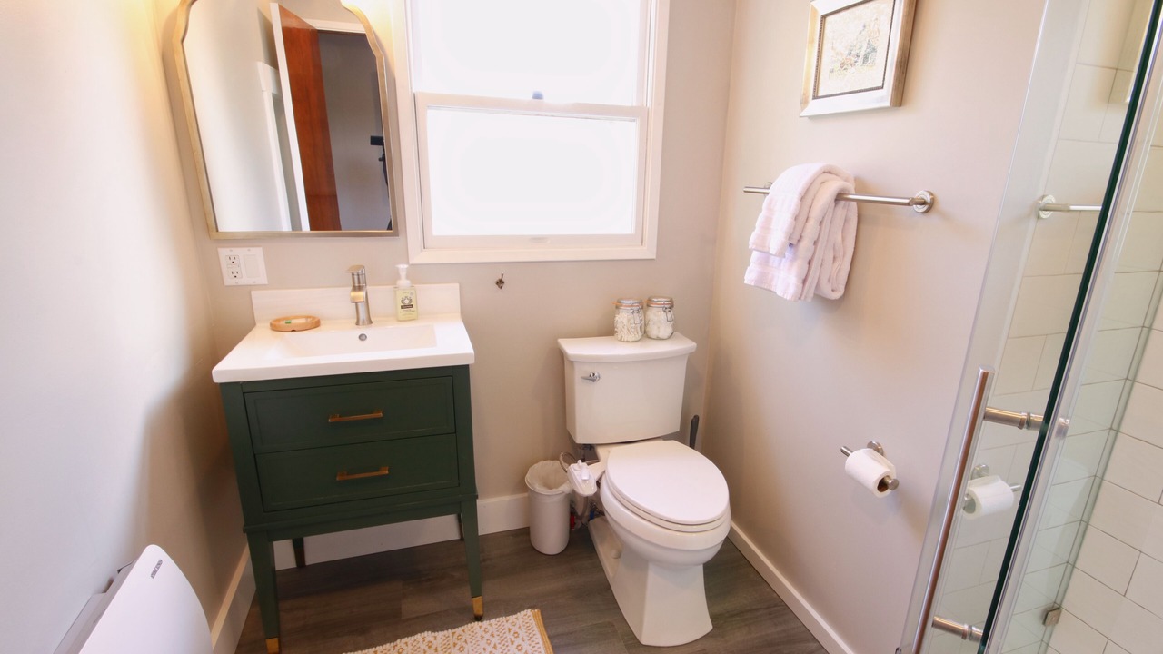 Photo of Bathroom in West Woodland
