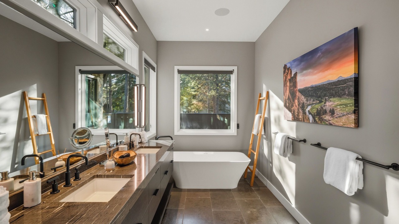 Photo of Bathroom in Sunriver