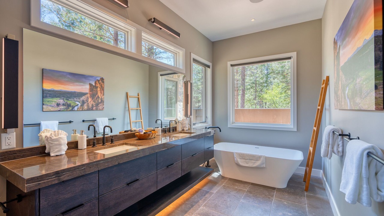 Photo of Bathroom in Sunriver