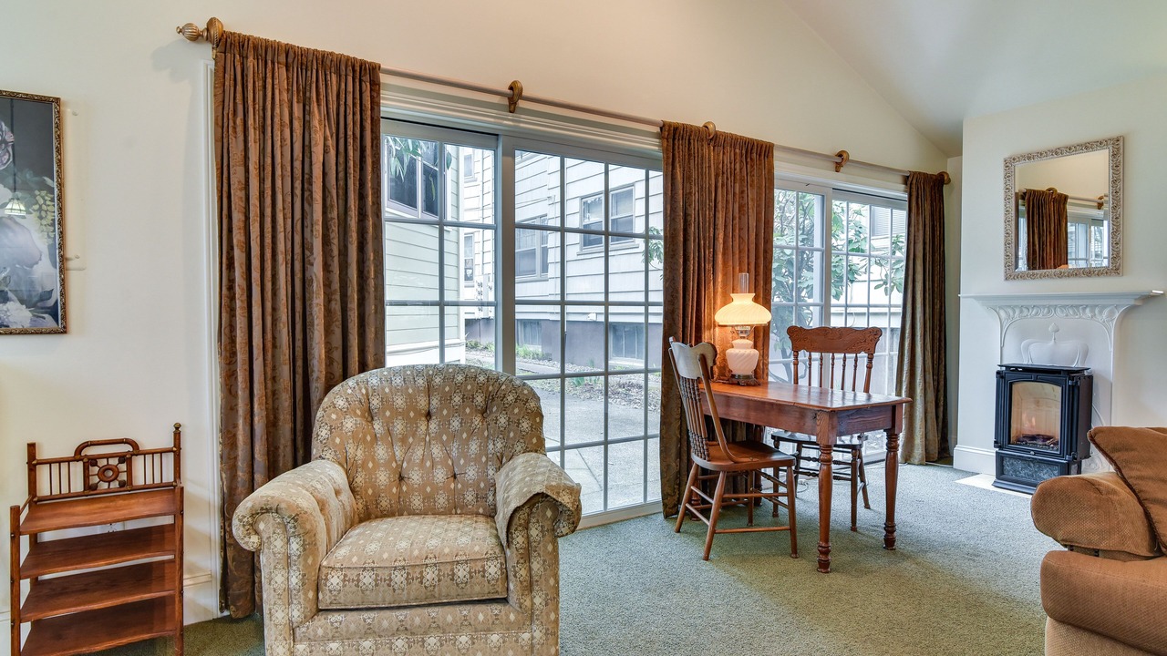 Photo of Livingroom in Irvington