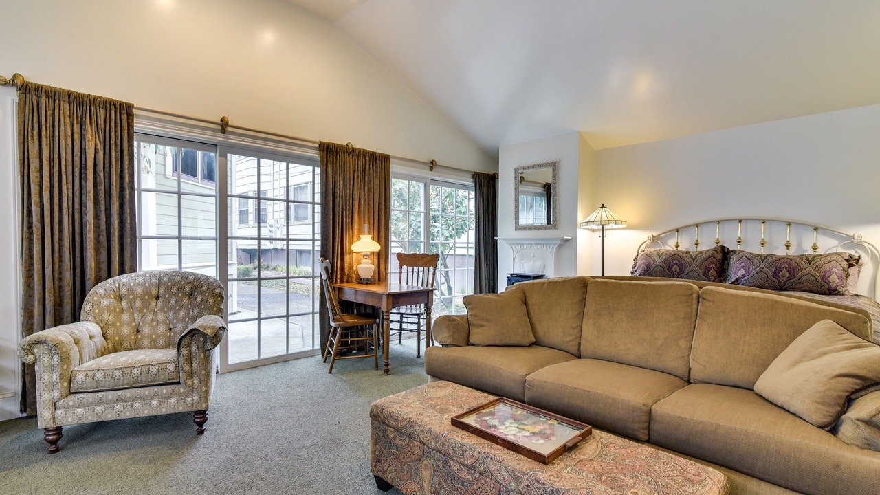 Photo of Livingroom in Irvington