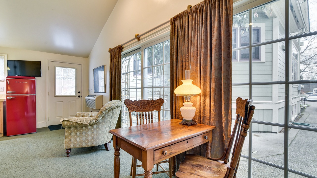 Photo of Livingroom in Irvington