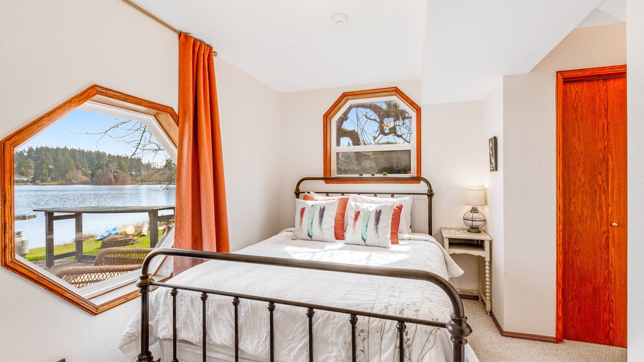 Photo of Bedroom in Clinton