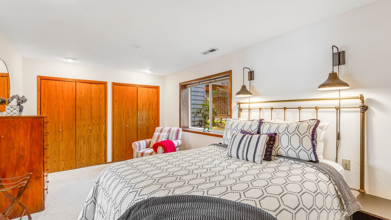 Photo of Bedroom in Clinton