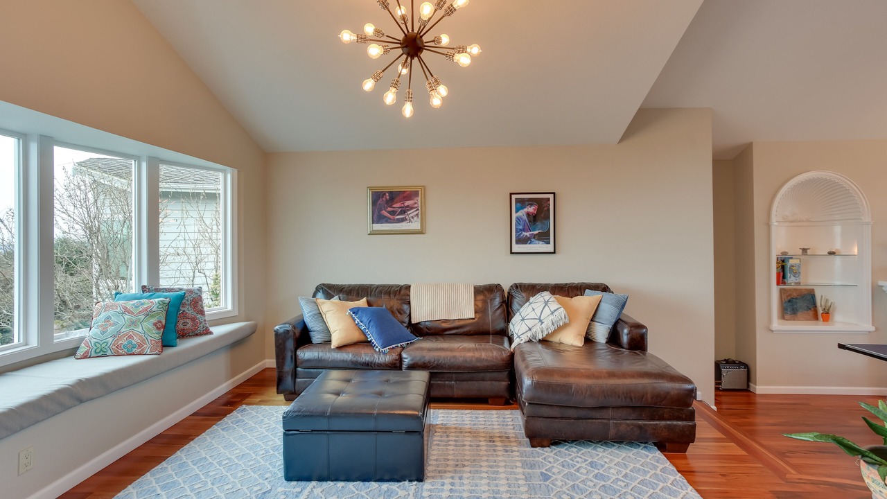 Photo of Livingroom in University Place