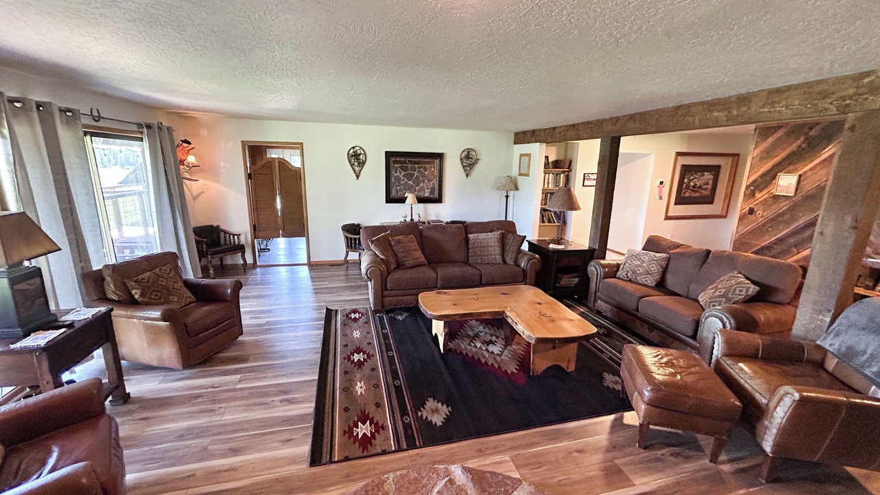 Photo of Livingroom in Adams County