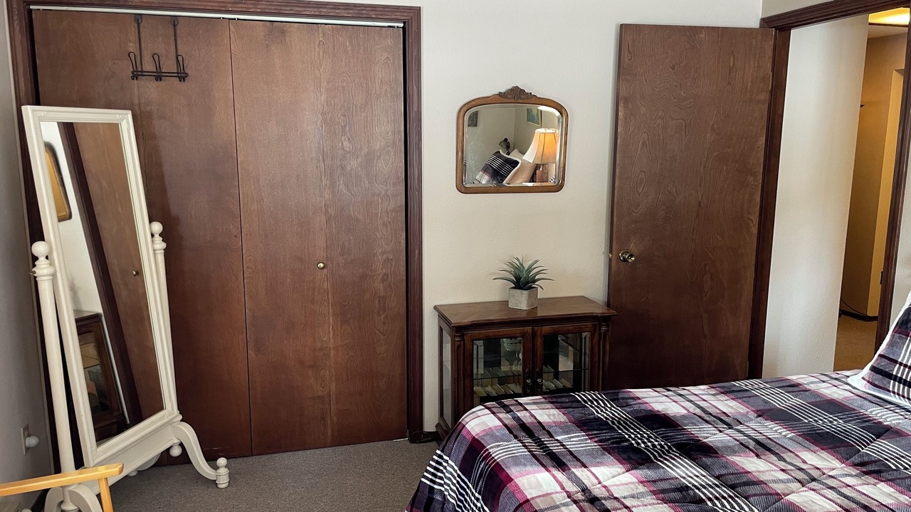 Photo of Bedroom in Plain