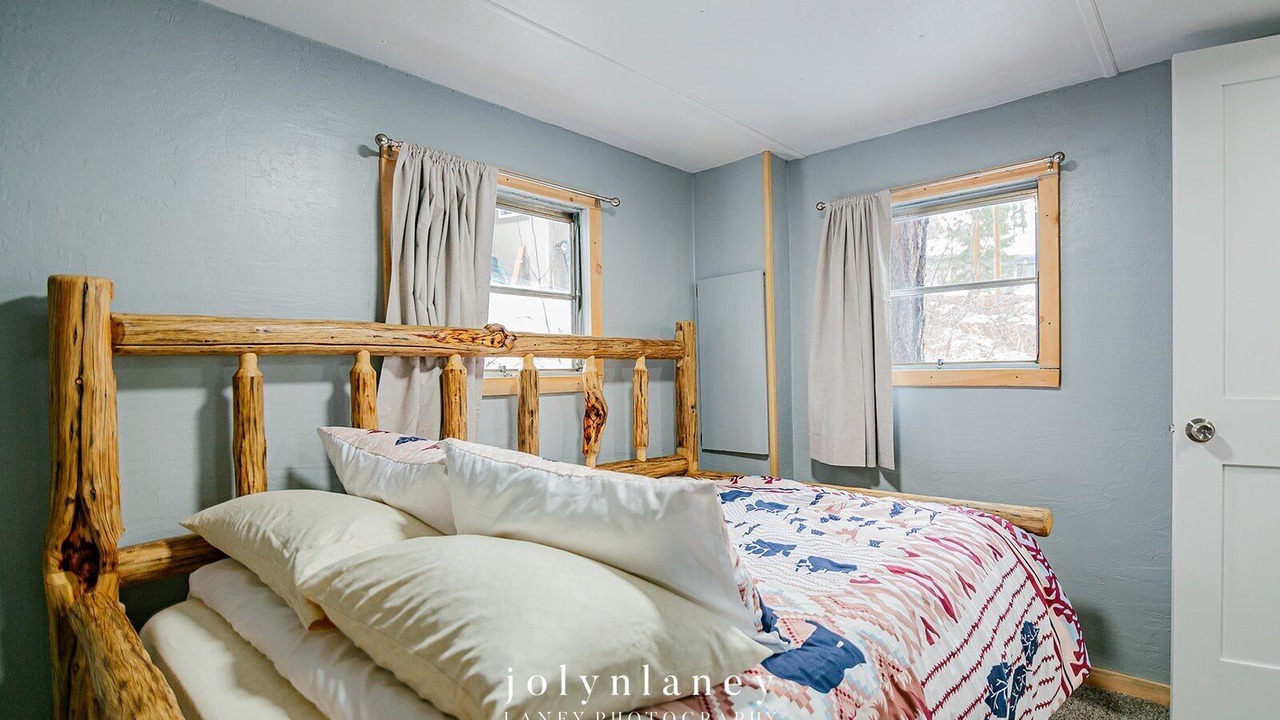 Photo of Bedroom in Garden Valley
