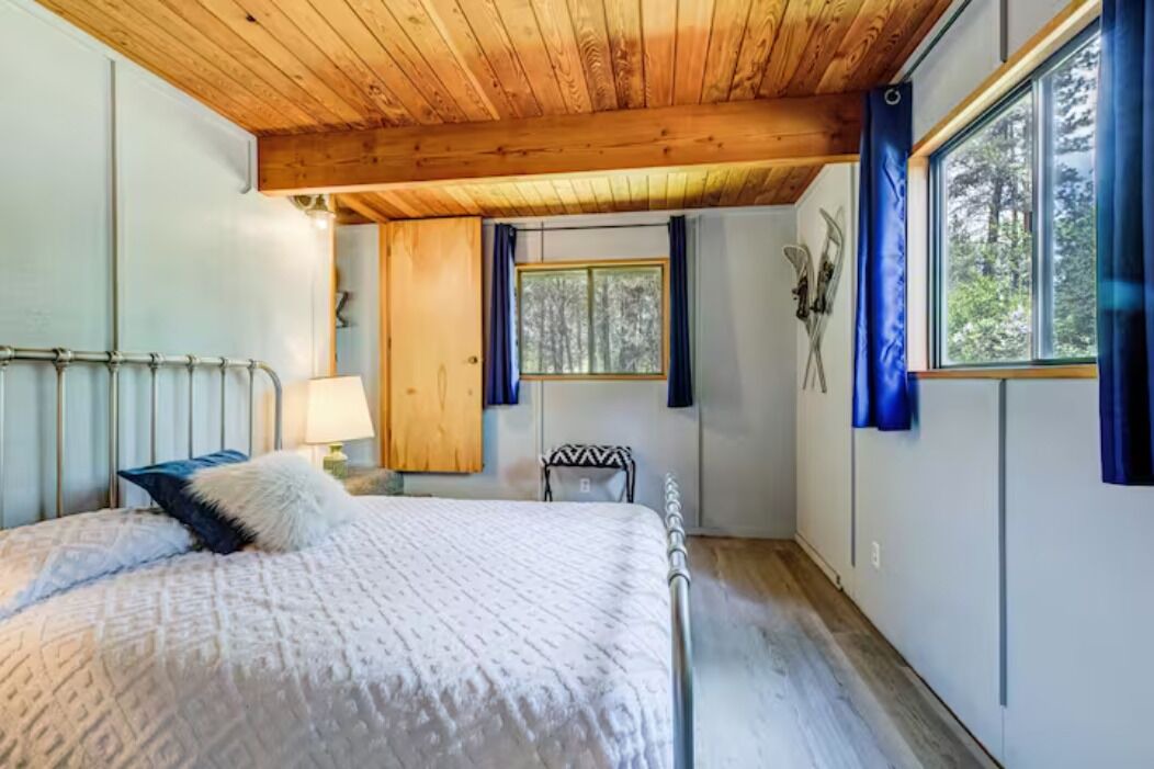 Photo of Bedroom in Garden Valley