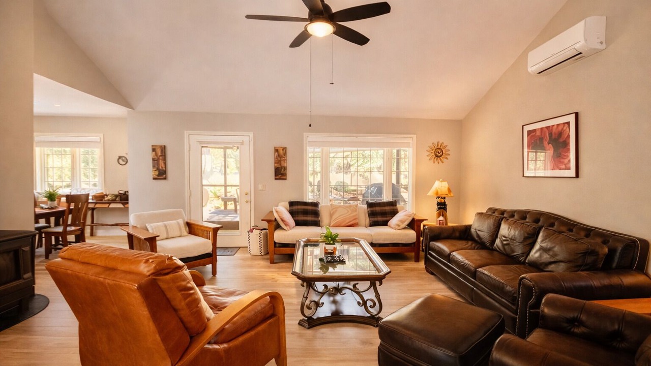 Photo of Livingroom in Sunriver