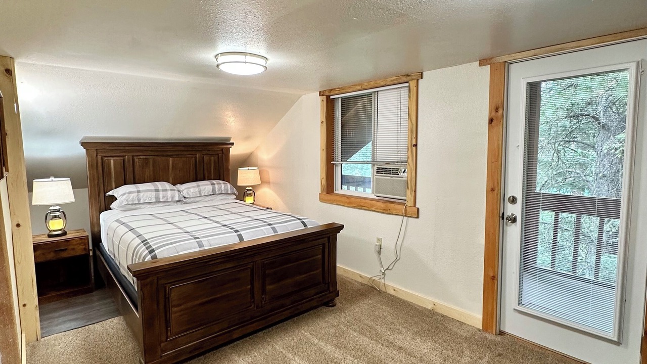 Photo of Bedroom in Garden Valley
