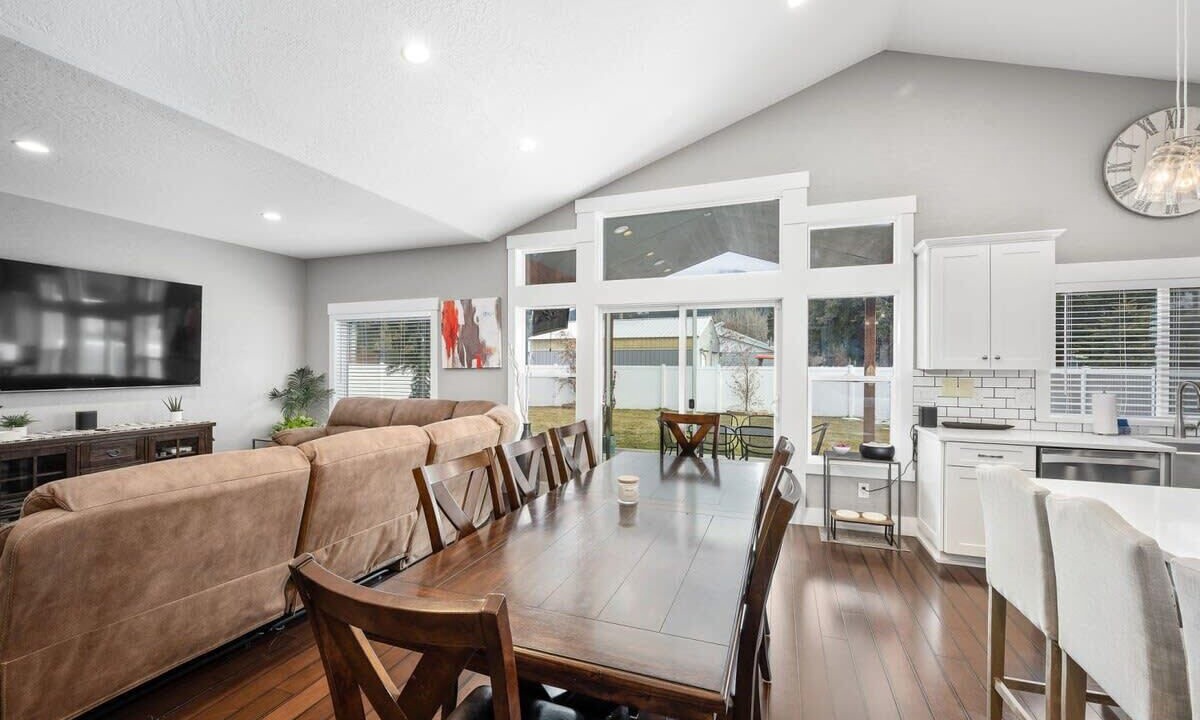 Photo of Livingroom in Dalton Gardens