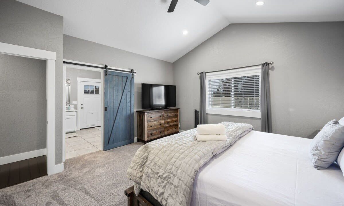 Photo of Bedroom in Dalton Gardens