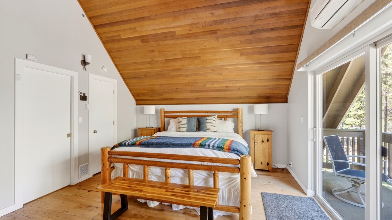 Photo of Bedroom in Sunriver