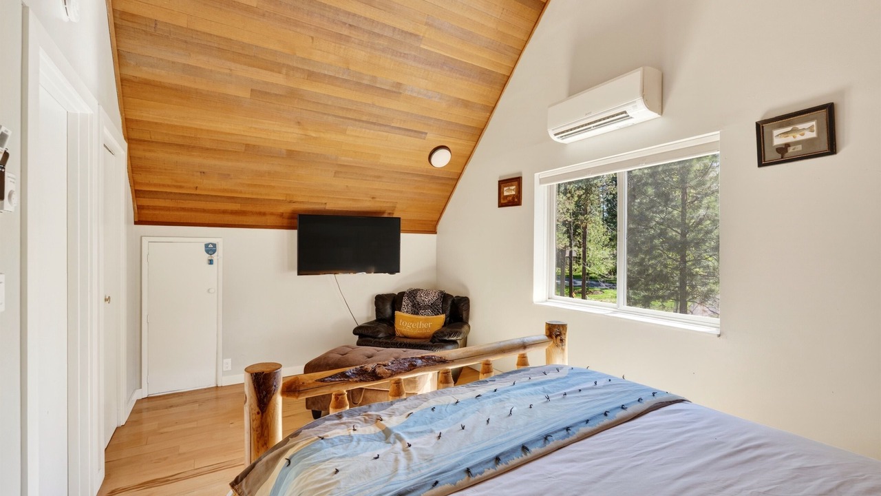 Photo of Bedroom in Sunriver