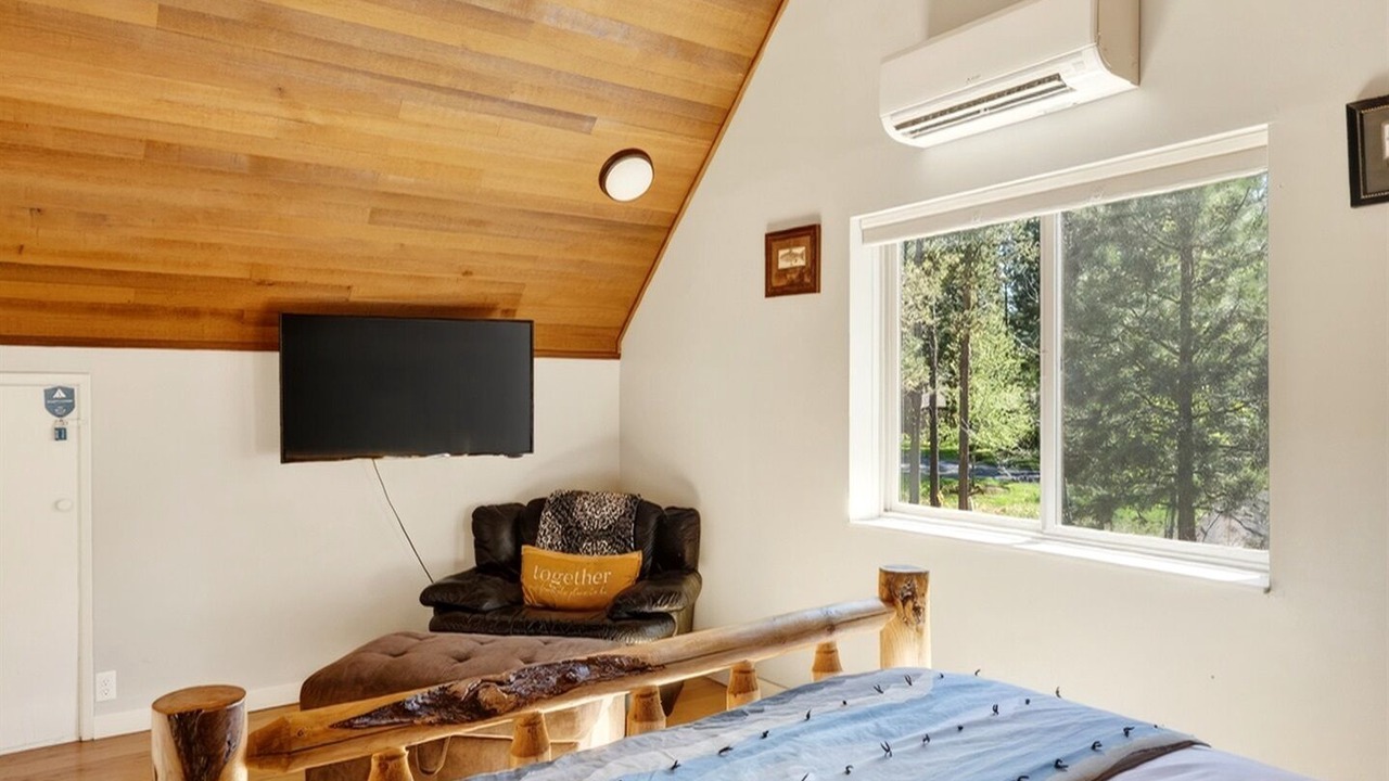 Photo of Bedroom in Sunriver