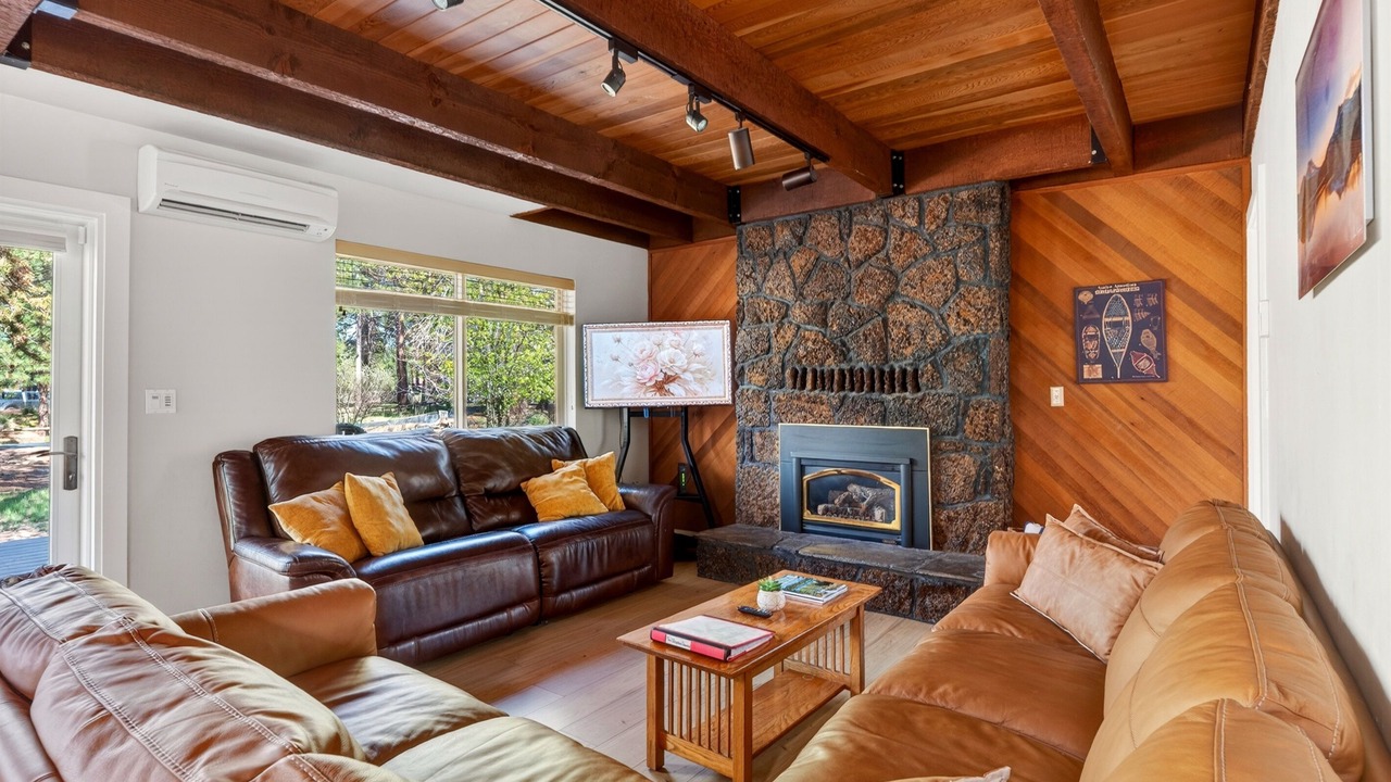 Photo of Livingroom in Sunriver