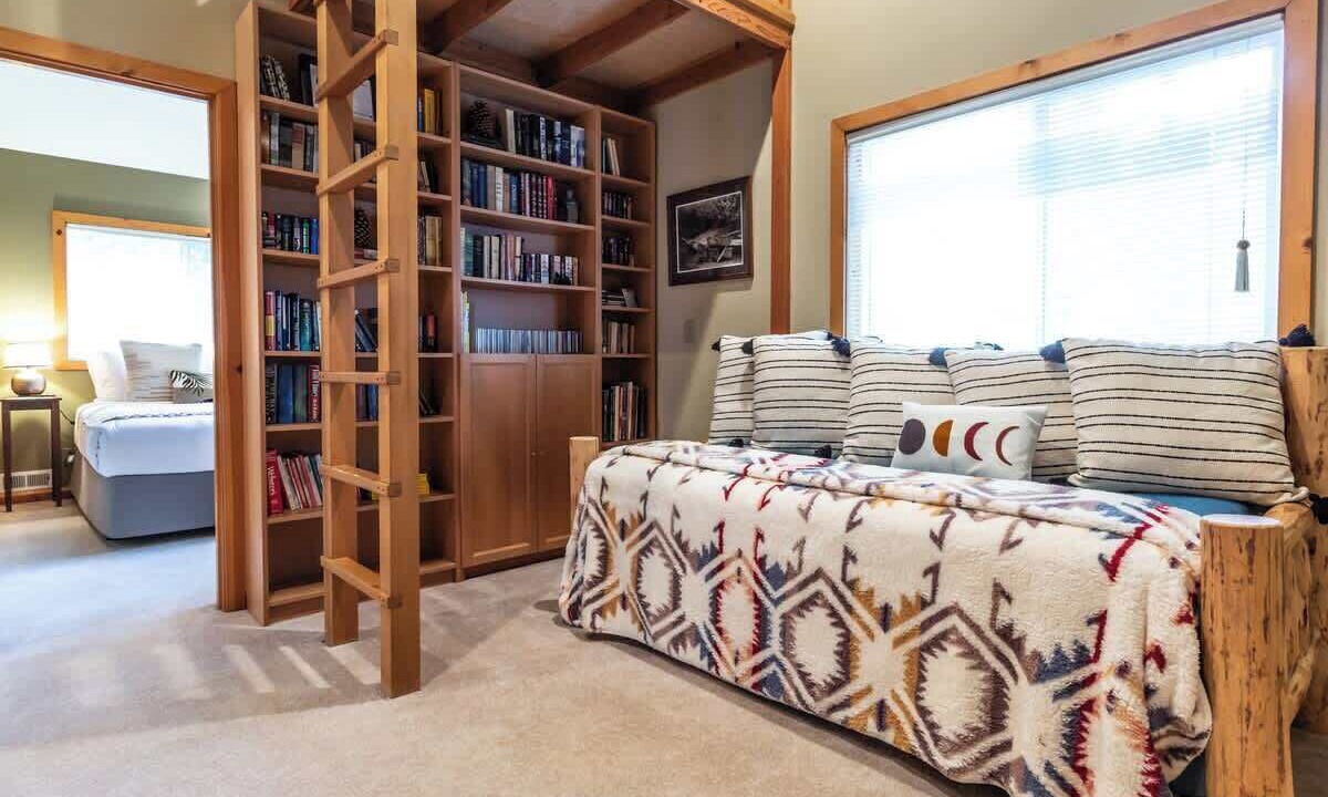 Photo of Bedroom in Glacier