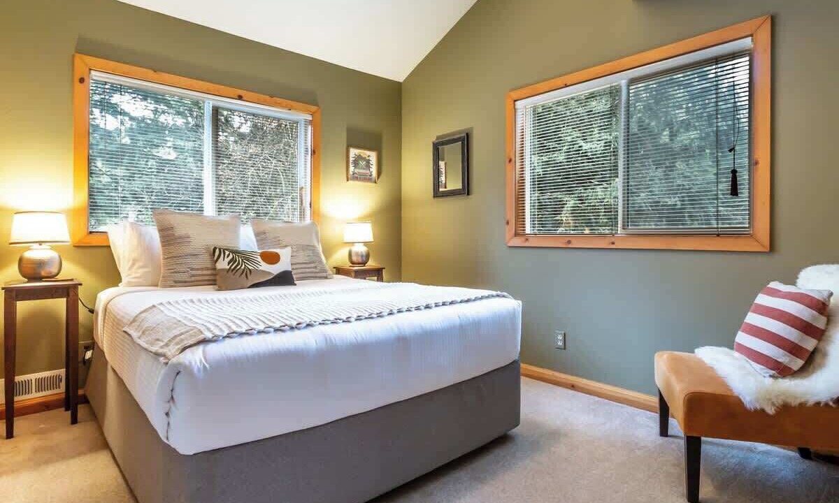 Photo of Bedroom in Glacier