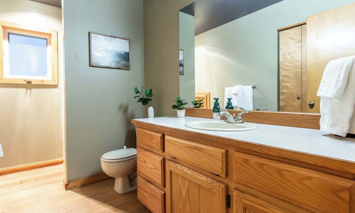 Photo of Bathroom in Glacier