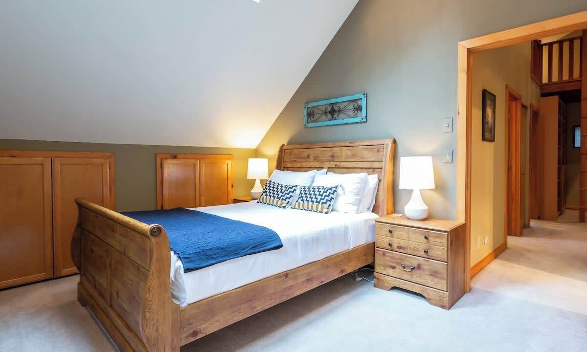 Photo of Bedroom in Glacier