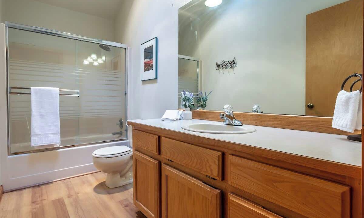 Photo of Bathroom in Glacier