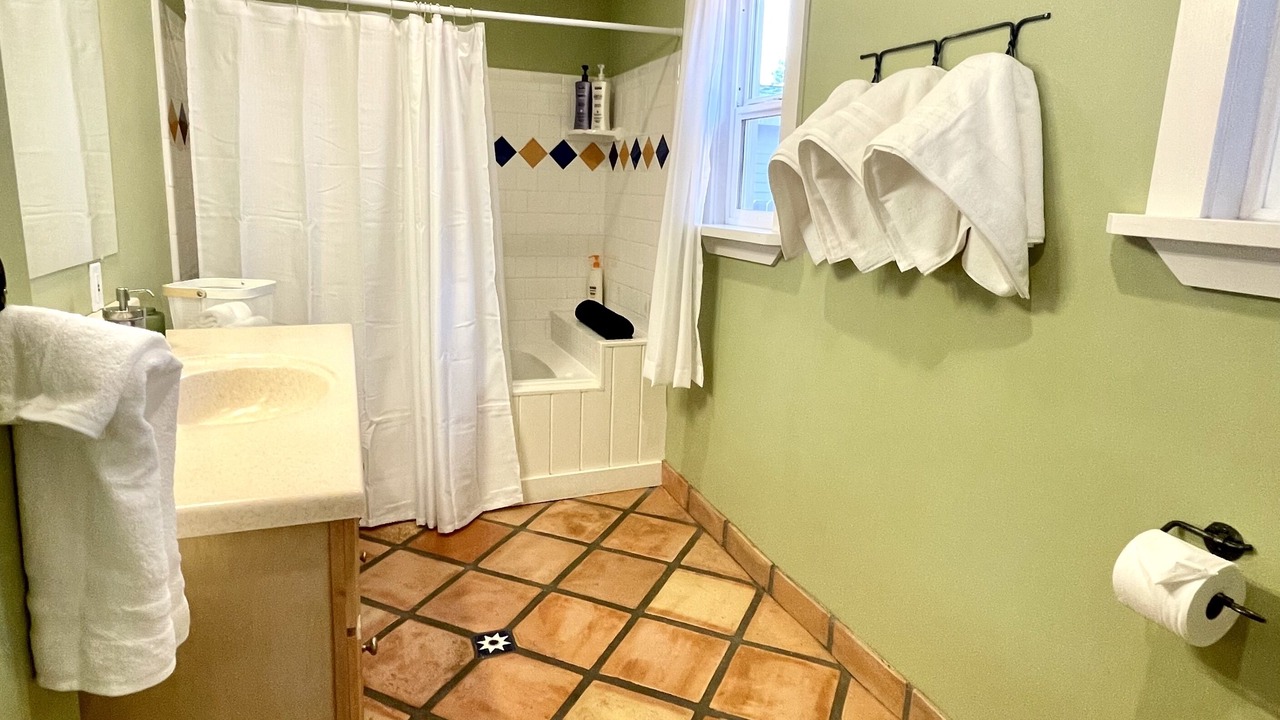 Photo of Bathroom in River West