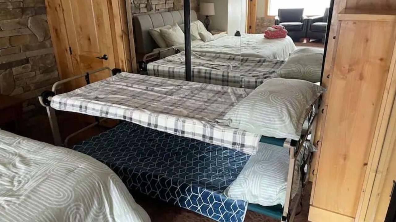 Photo of Bedroom in Garden Valley
