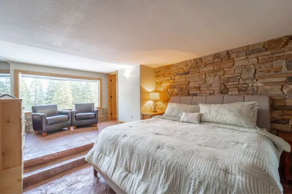 Photo of Bedroom in Garden Valley