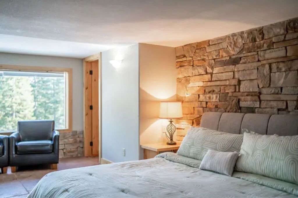 Photo of Bedroom in Garden Valley
