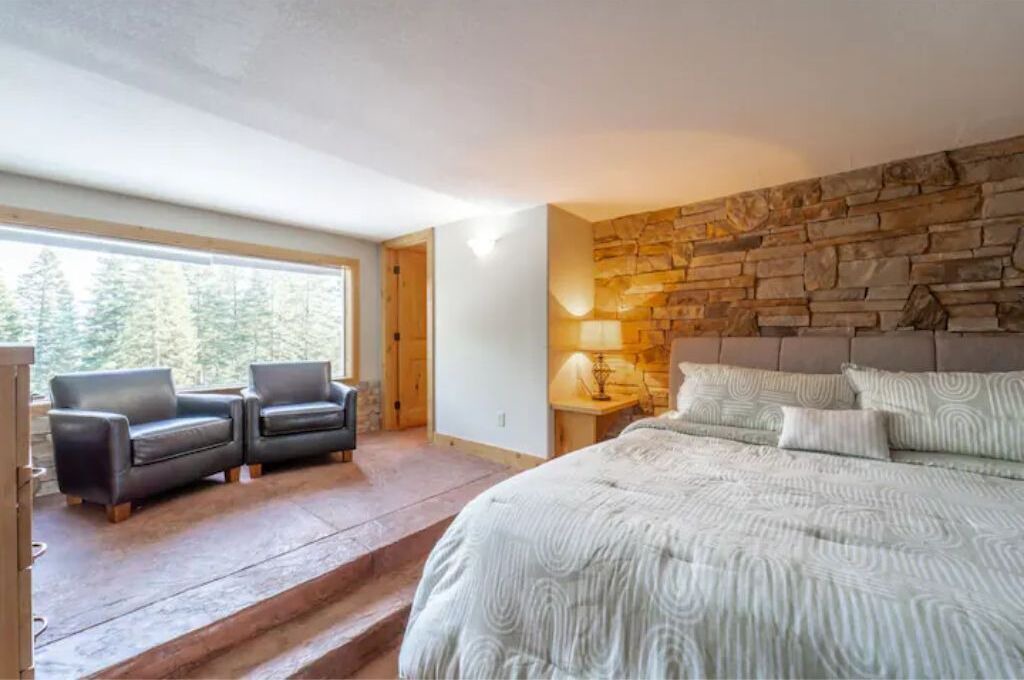 Photo of Bedroom in Garden Valley