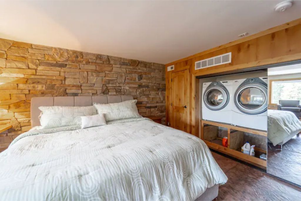 Photo of Bedroom in Garden Valley
