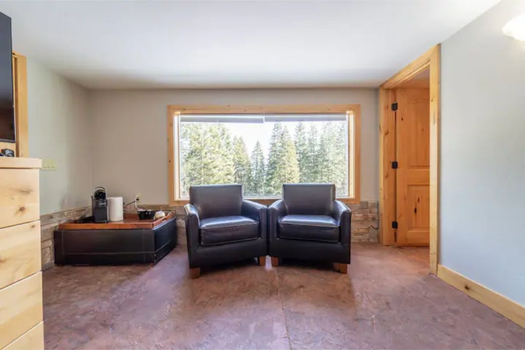Photo of Livingroom in Garden Valley