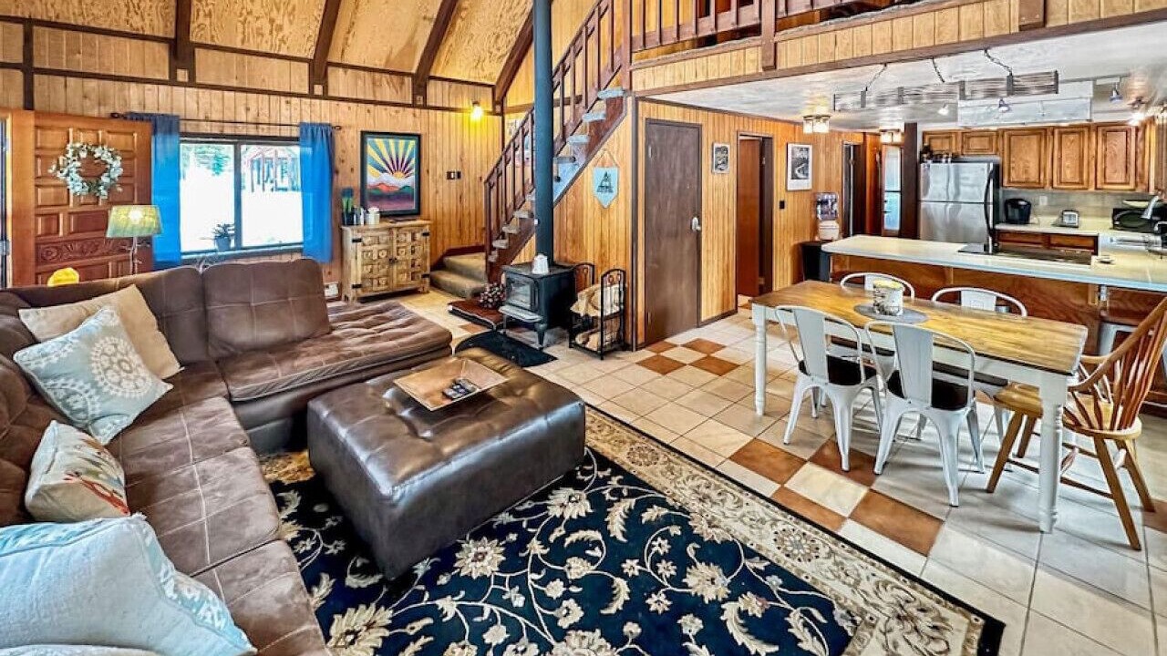 Photo of Livingroom in Wagon Wheel