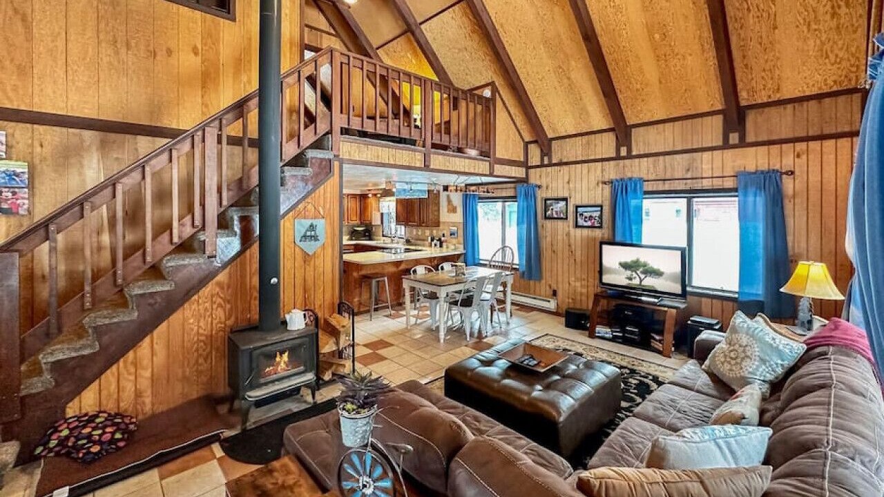 Photo of Livingroom in Wagon Wheel