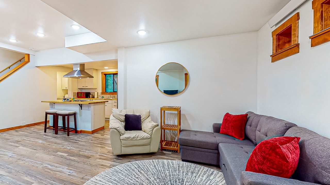 Photo of Livingroom in Langley