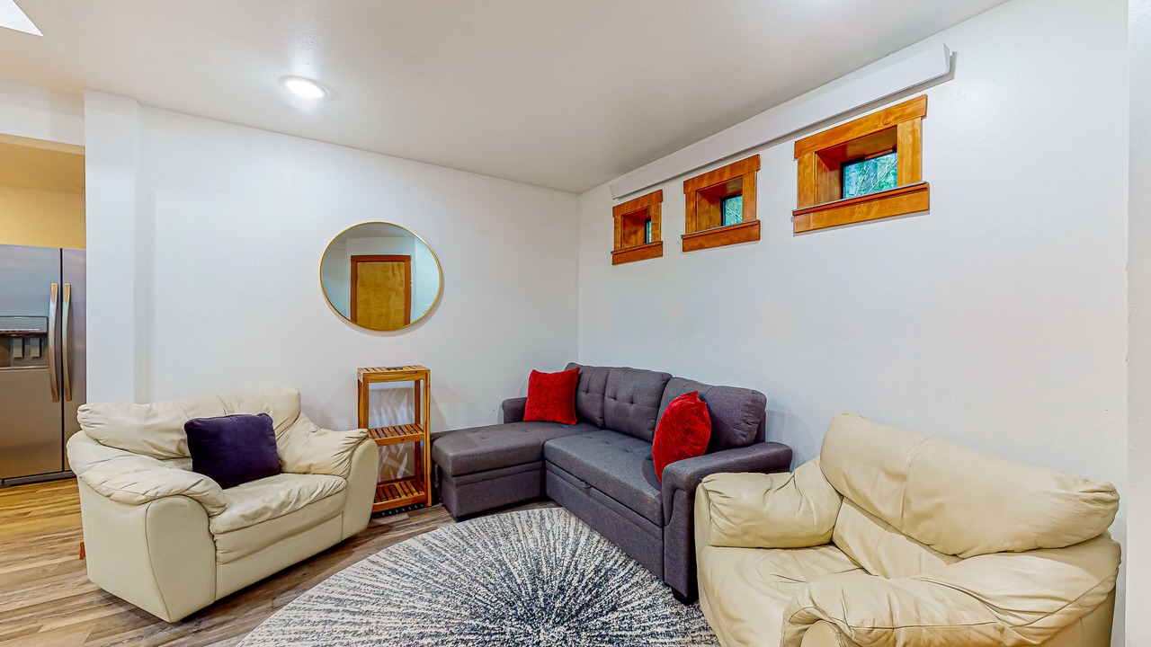 Photo of Livingroom in Langley