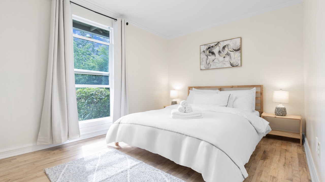 Photo of Bedroom in Lake Hills