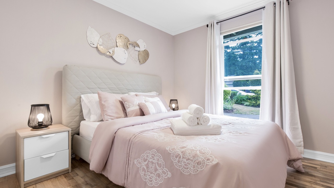 Photo of Bedroom in Lake Hills