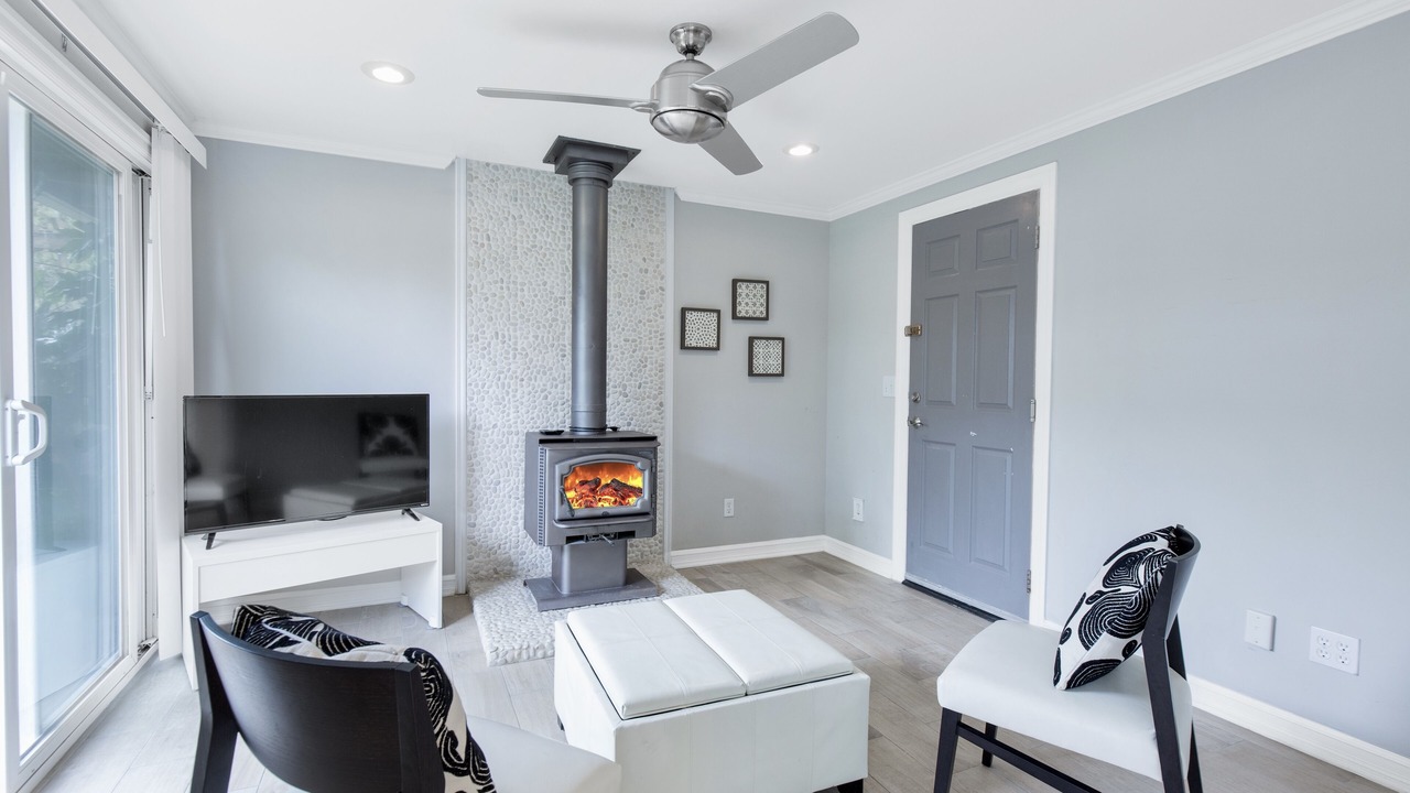 Photo of Livingroom in Lake Hills