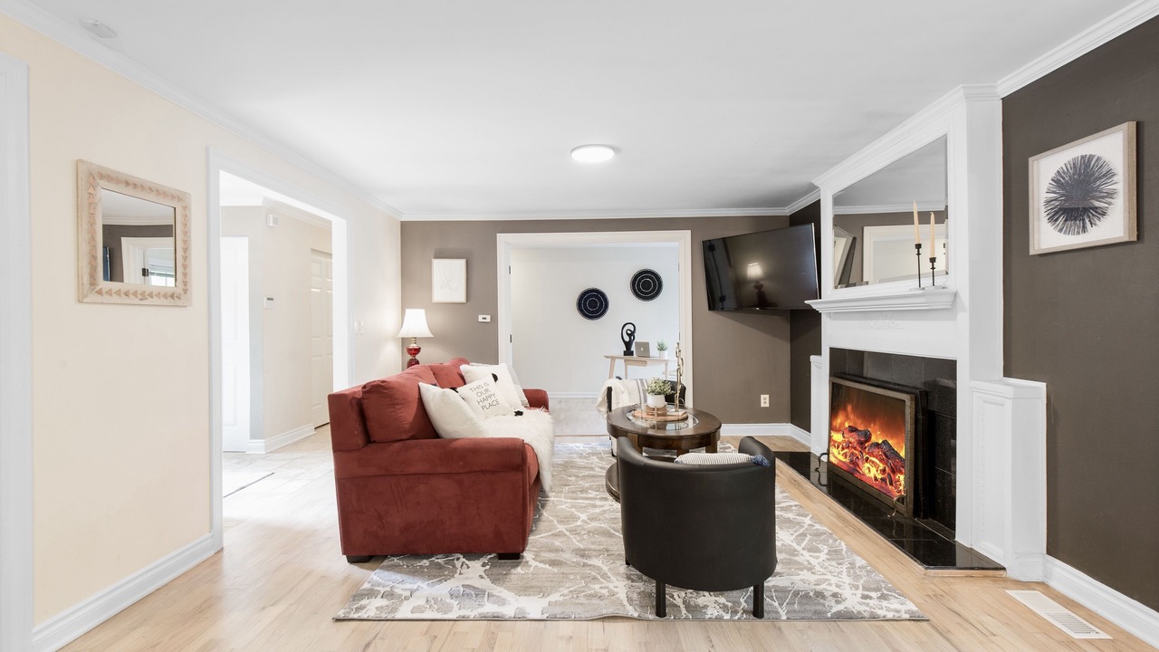 Photo of Livingroom in Lake Hills
