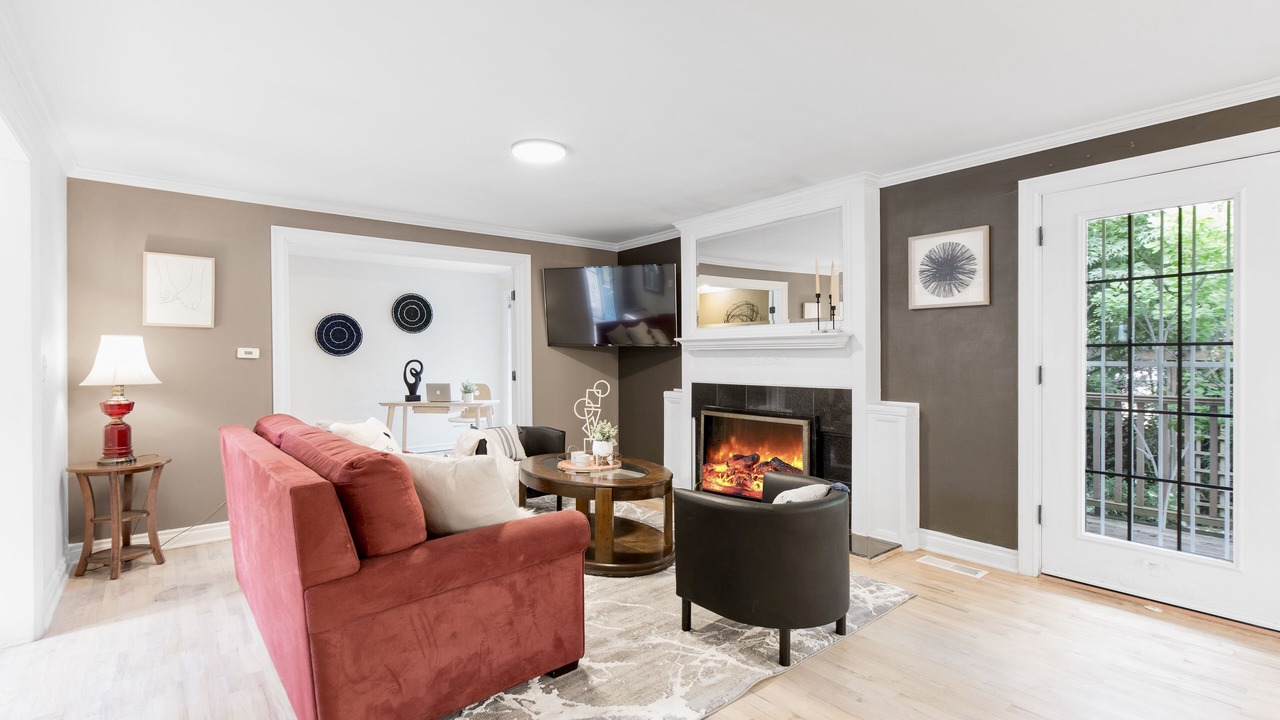 Photo of Livingroom in Lake Hills