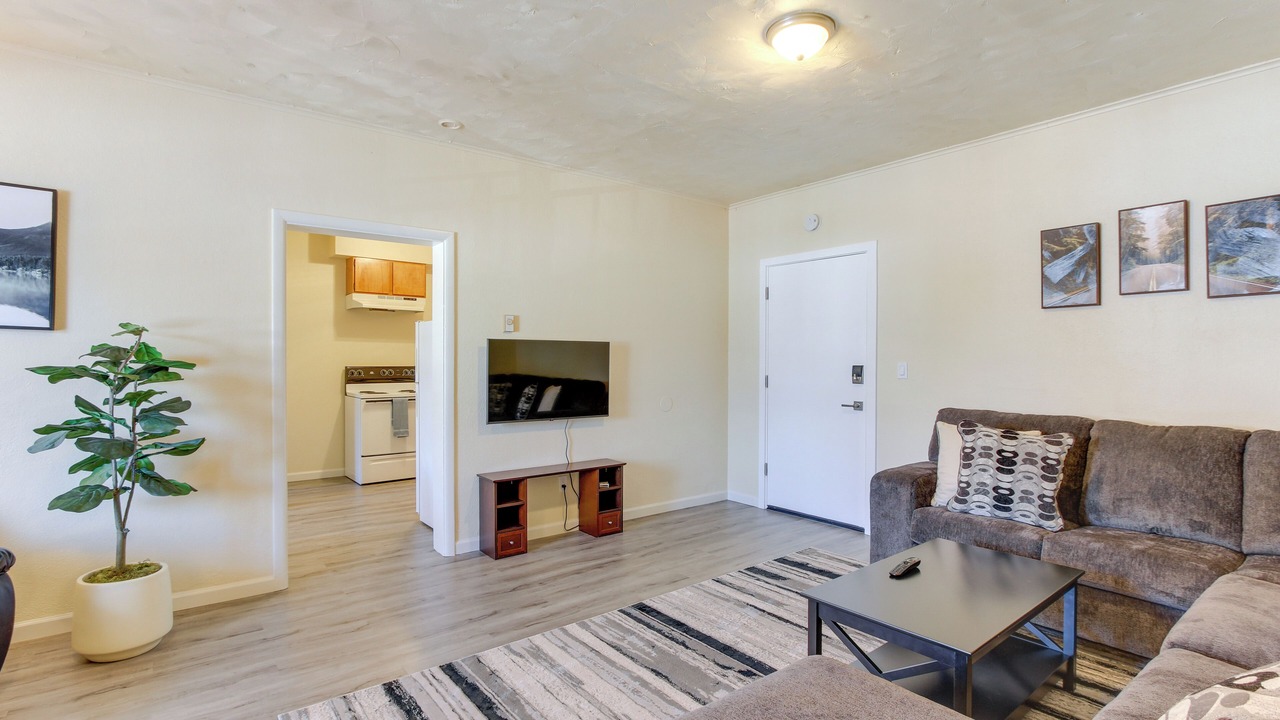 Photo of Livingroom in Oakridge