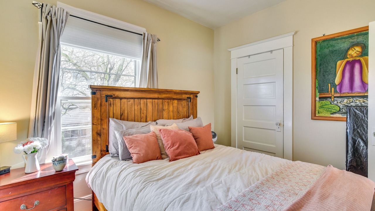 Photo of Bedroom in Sellwood-Moreland