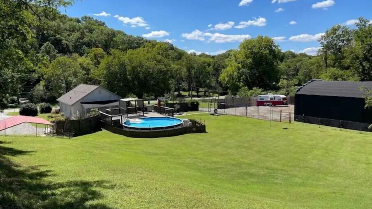 Photo of Outdoor in Dickerson Road