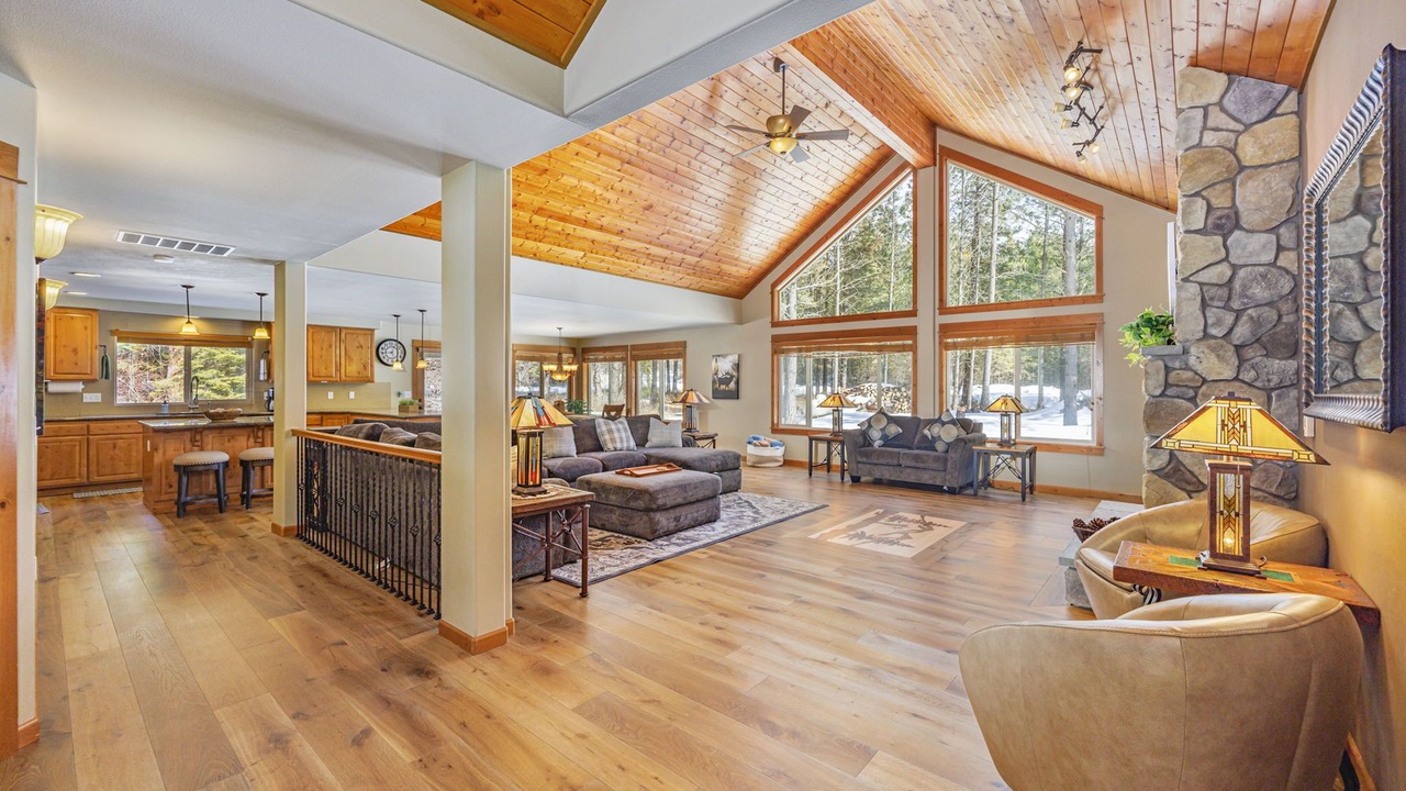 Photo of Livingroom in Cle Elum