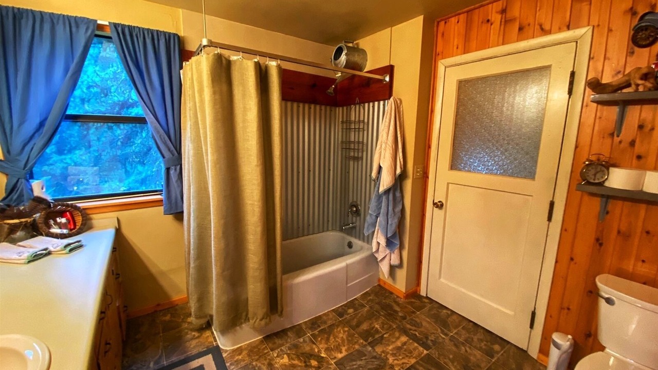 Photo of Bathroom in Garden Valley