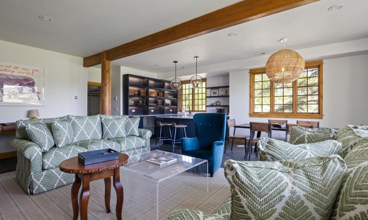 Photo of Livingroom in Victor
